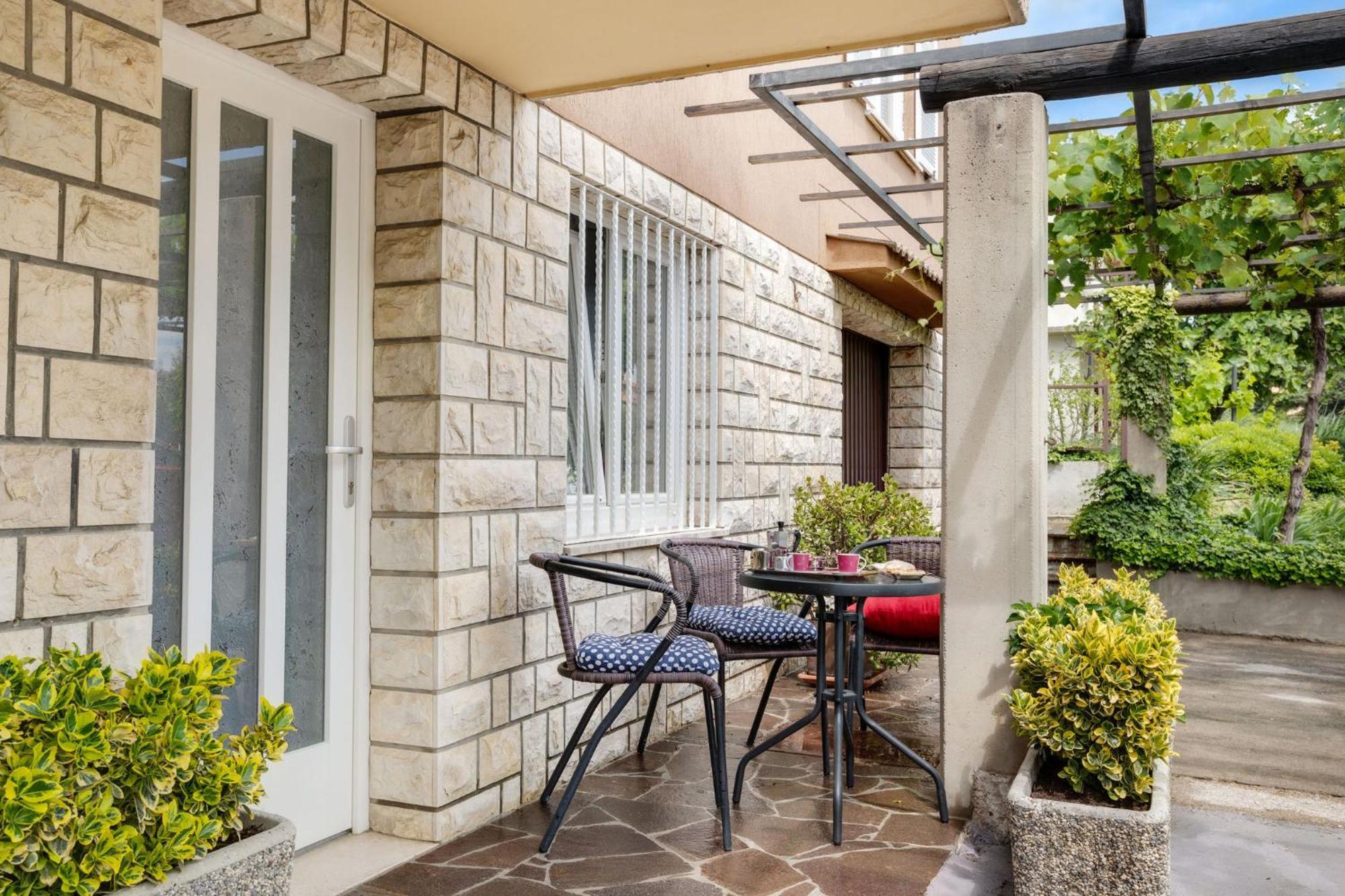 Ferienwohnung Apartma Valentina Pobegi Exterior foto